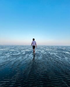 How to reach Gorai Beach 